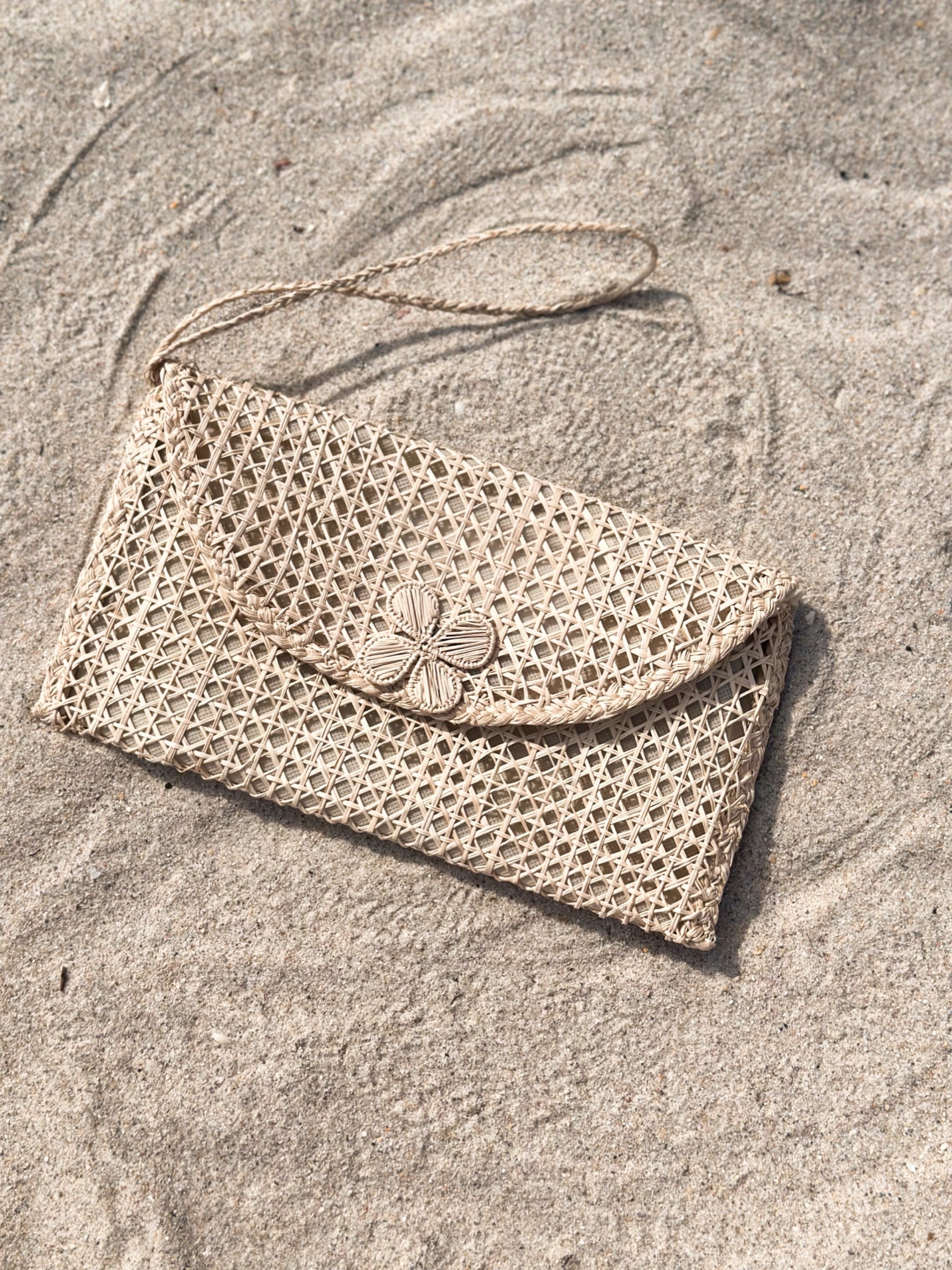 Natural Straw Envelope Flower Clutch