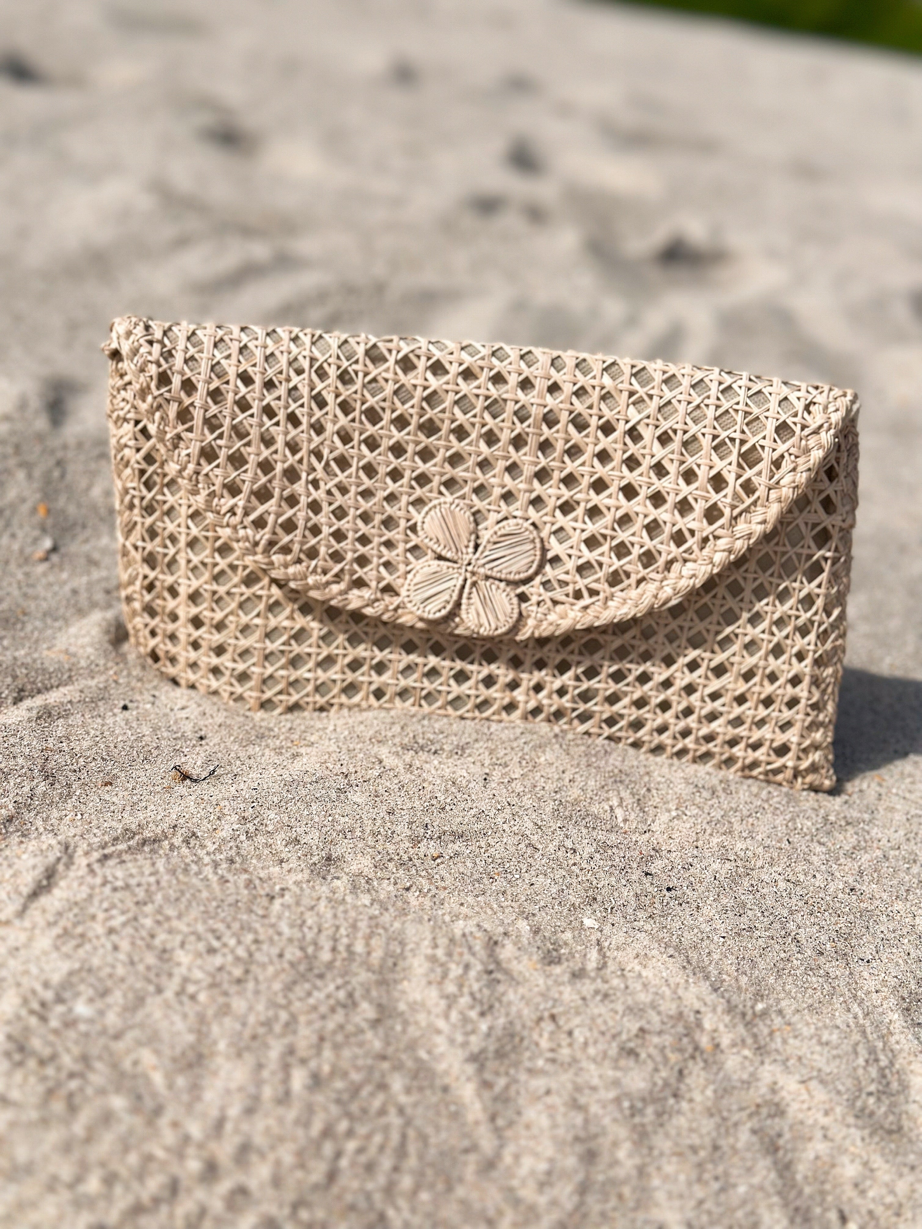 Natural Straw Envelope Flower Clutch