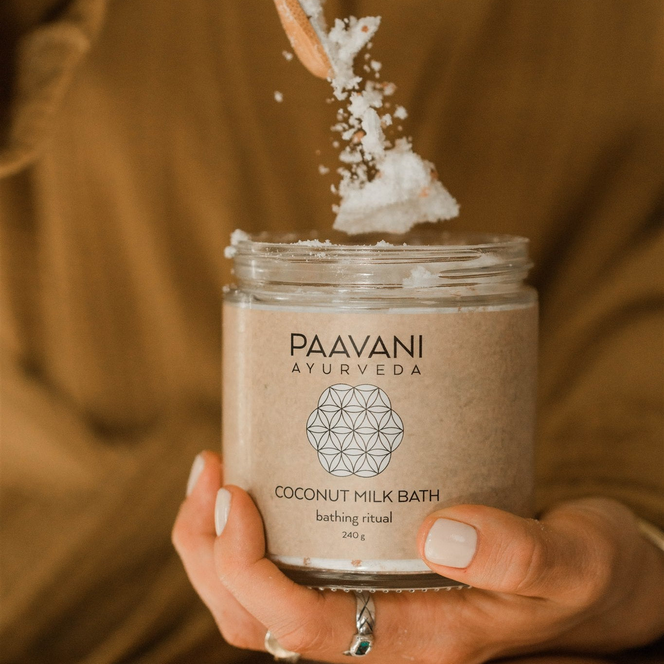 Coconut Milk Bath | Ayurvedic Herbal Soaking Ritual for Skin & Spirit-3